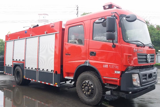 東風153型6噸泡沫消防車